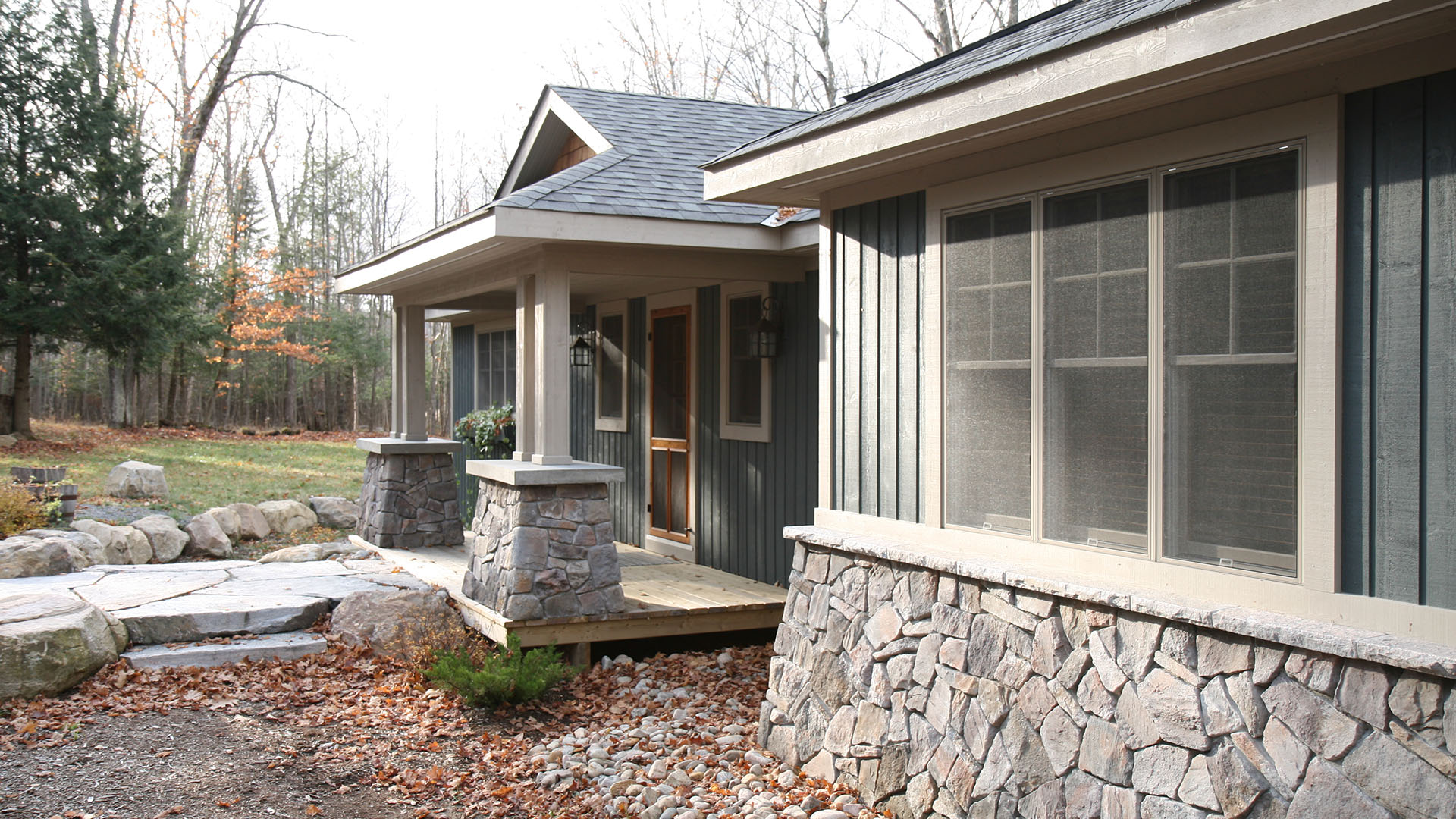 architect designed cottage - lake of bays muskoka - entry porch