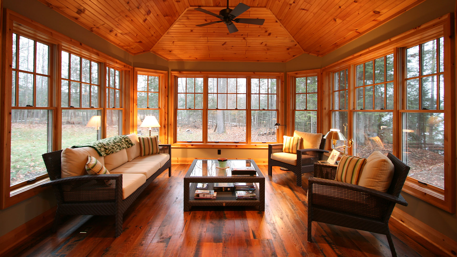 architect designed cottage - lake of bays muskoka - sunroom